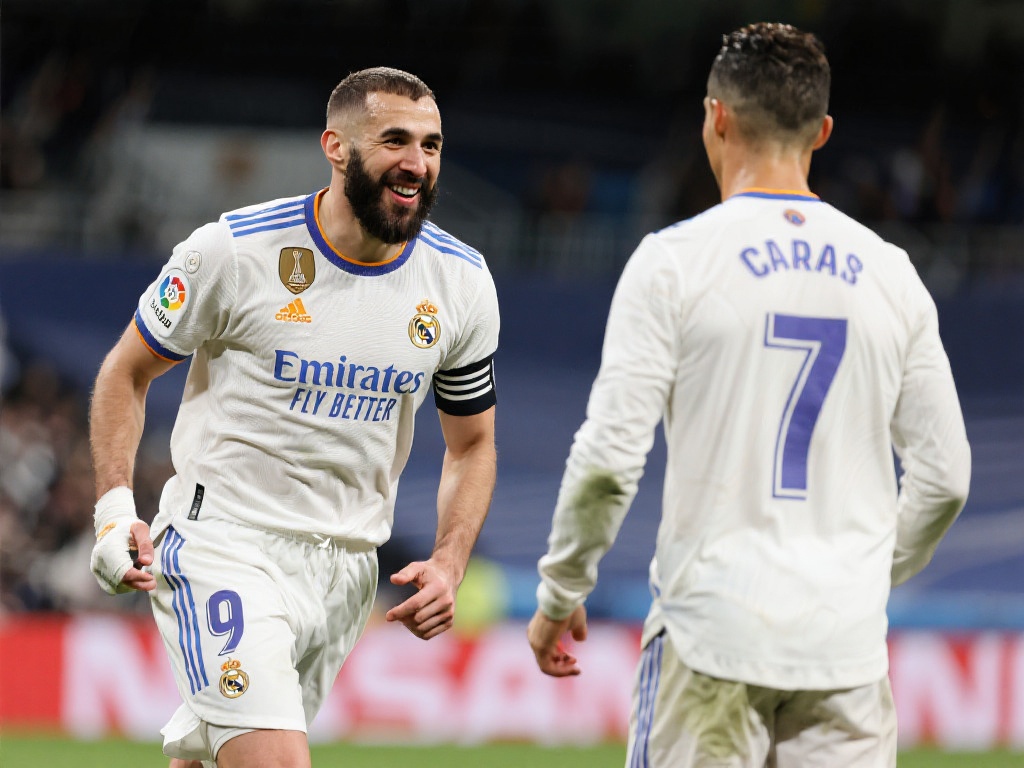 本泽马闪耀逆转!C罗陷绝望 领先优势难撼动 本赛季的表现无疑让本泽马成为了皇马最亮眼